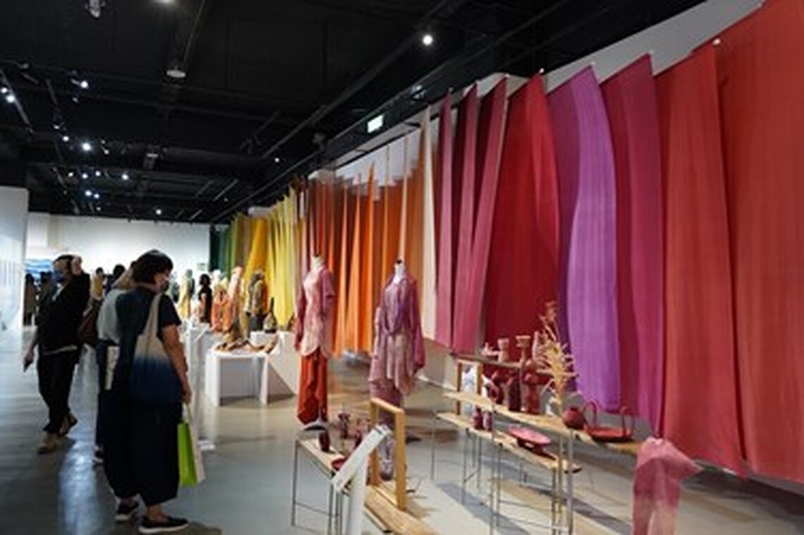 天然的尚好！解碼100種天然染色基因 台中大里纖博館首度展出台灣百種天然色