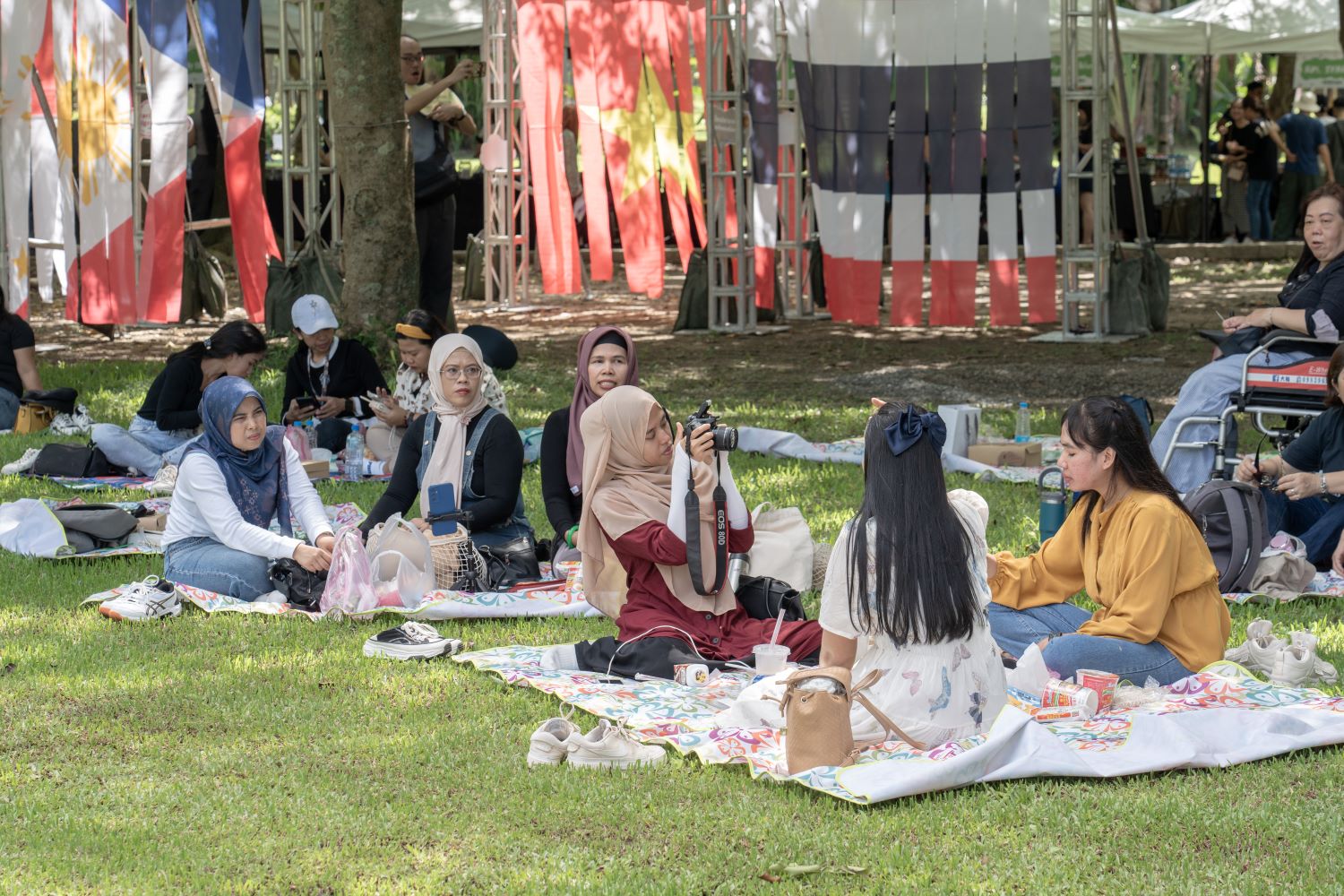 移工野餐歡樂照。(圖/北市重建處提供)