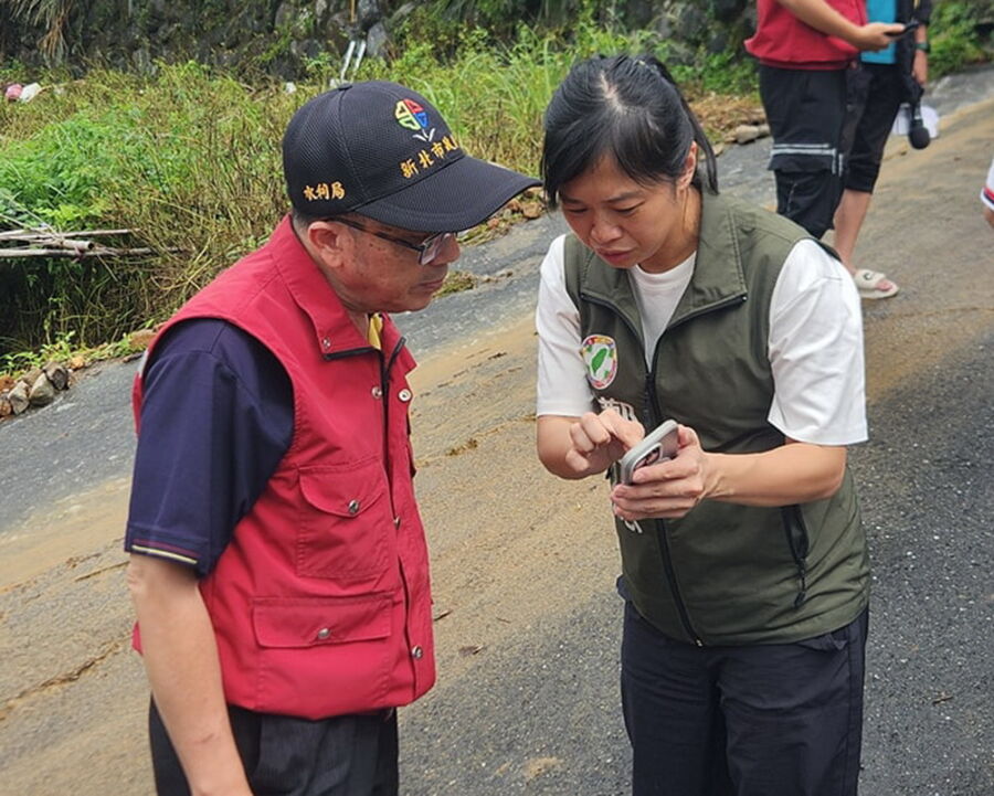 圖/新北市議員鄭宇恩關心山陀兒颱風後,北海岸的災損狀況。(新北市議員鄭宇恩臉書)