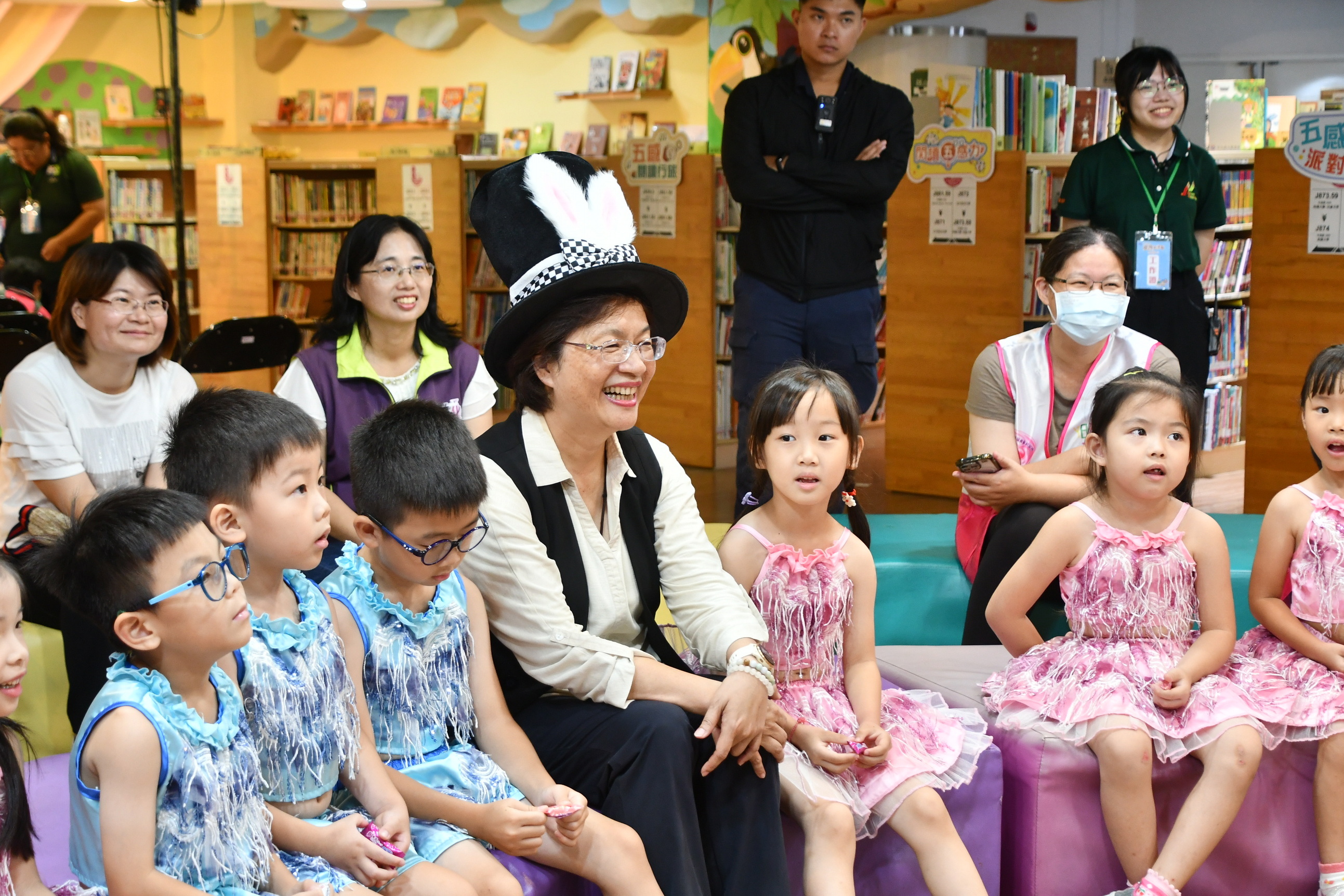 ▲2024彰化愛閱樂讀節在彰化縣立圖書館揭開序幕，活動從即日起至11月20日，在彰化縣立圖書館及各鄉鎮市圖書館舉行。（彰化縣文化局提供）