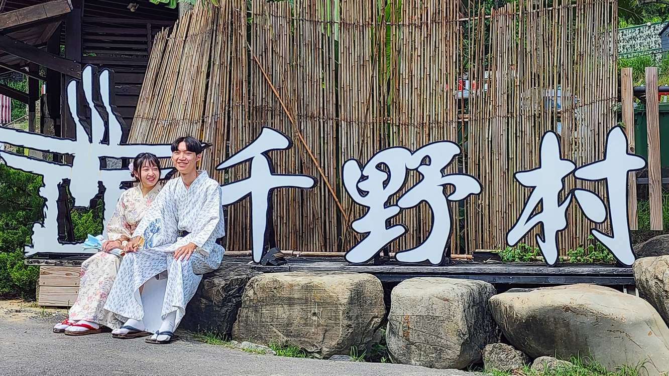 ▲千野村景觀園區位於燕巢、田寮交界，毗鄰知名景點雞冠山。（圖/記者黃淑貞攝）