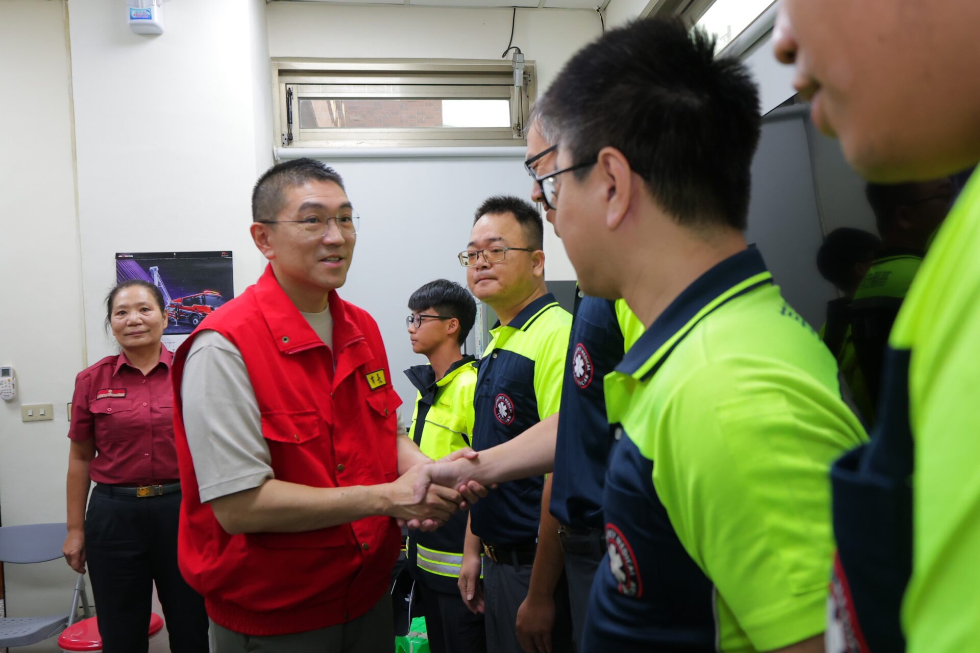 基隆消防員風災買便當遭惡意攻許 謝國樑感謝同仁救災辛苦付出