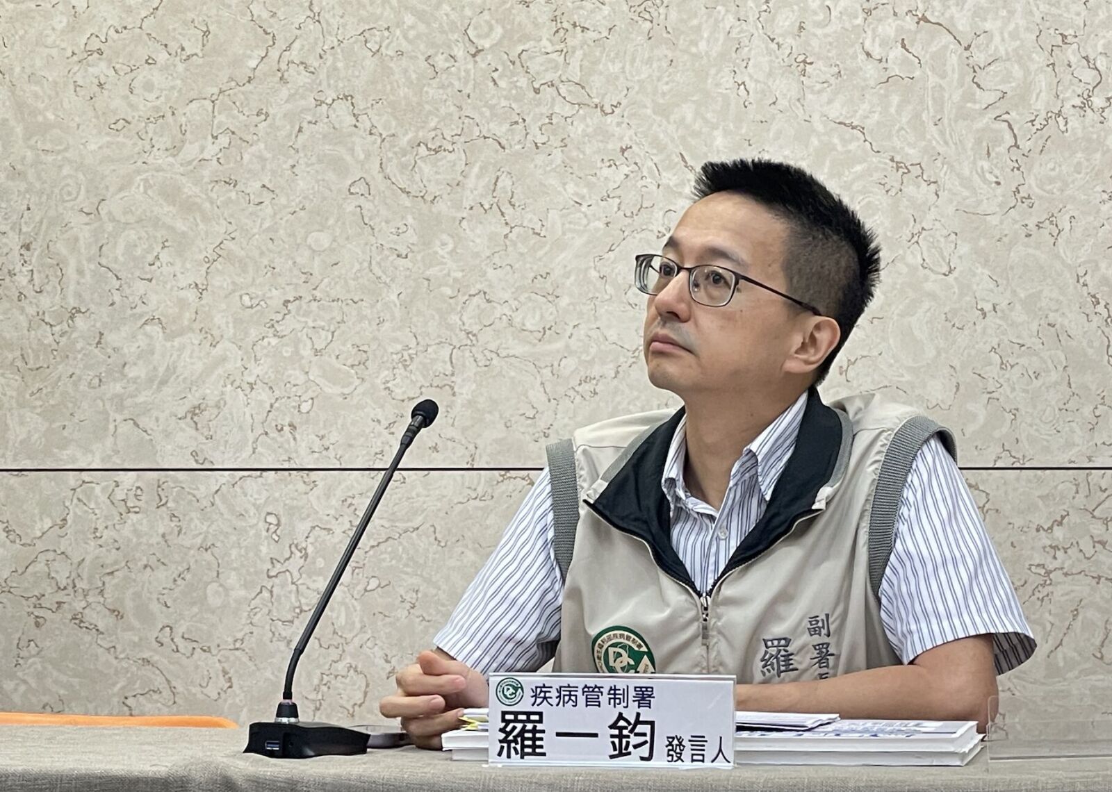 打氣兩極！公費疫苗開打首週 打流感創新低、搶新冠疫苗多2倍 217