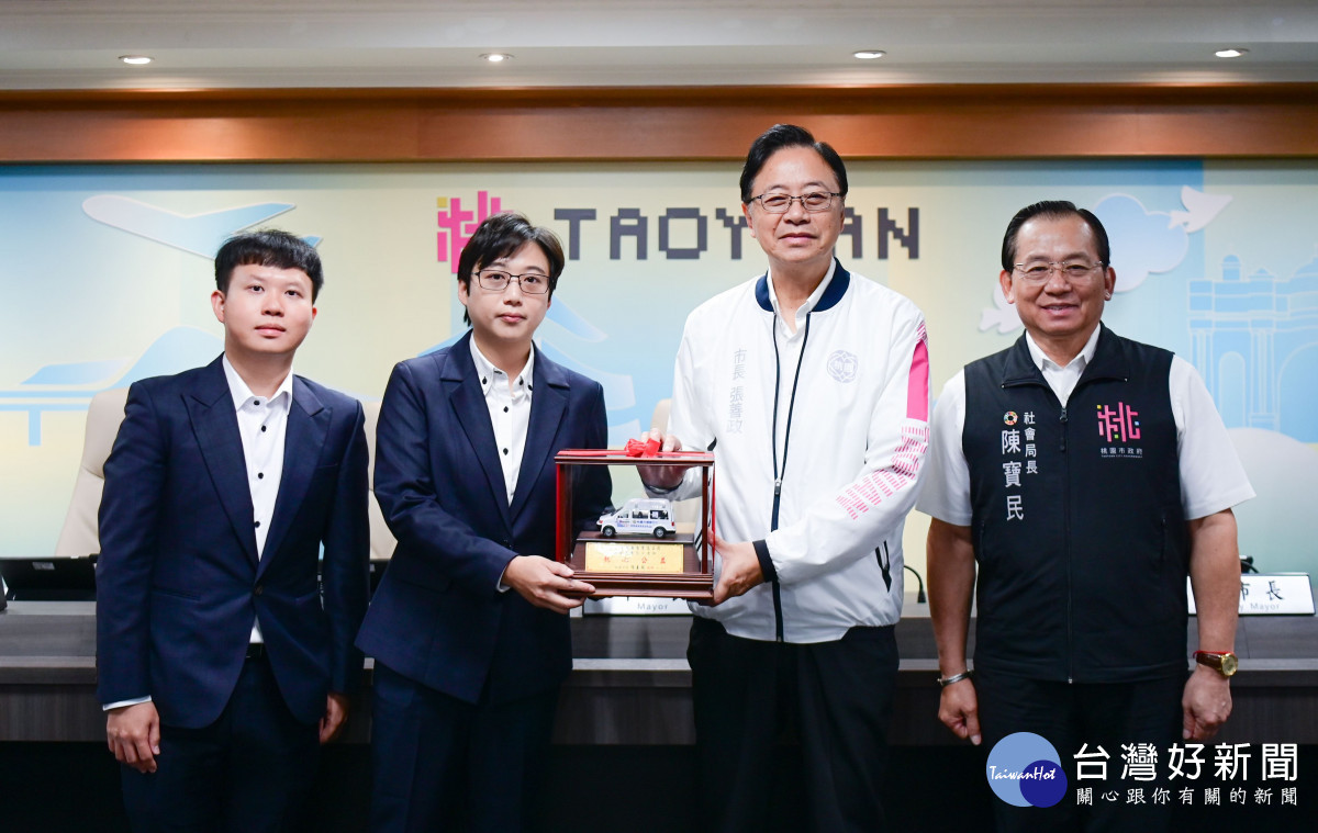 張市長感謝香檳廣告有限公司長期關懷弱勢團體。<br /><br />