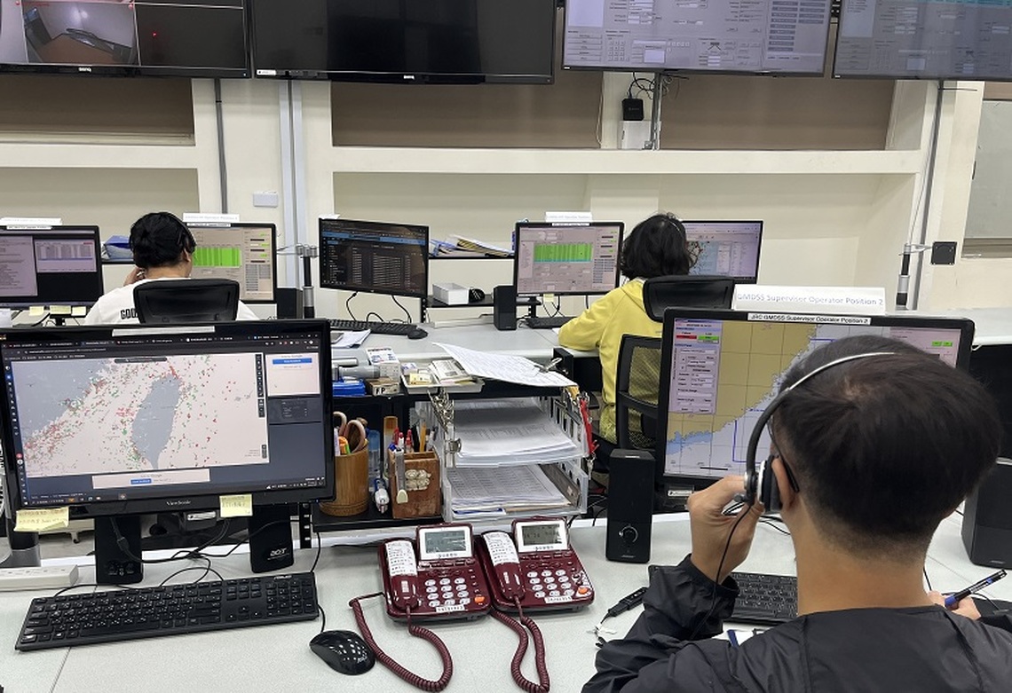 海巡署偕同航港局超前布署  勸離滯留船舶有效避免海難