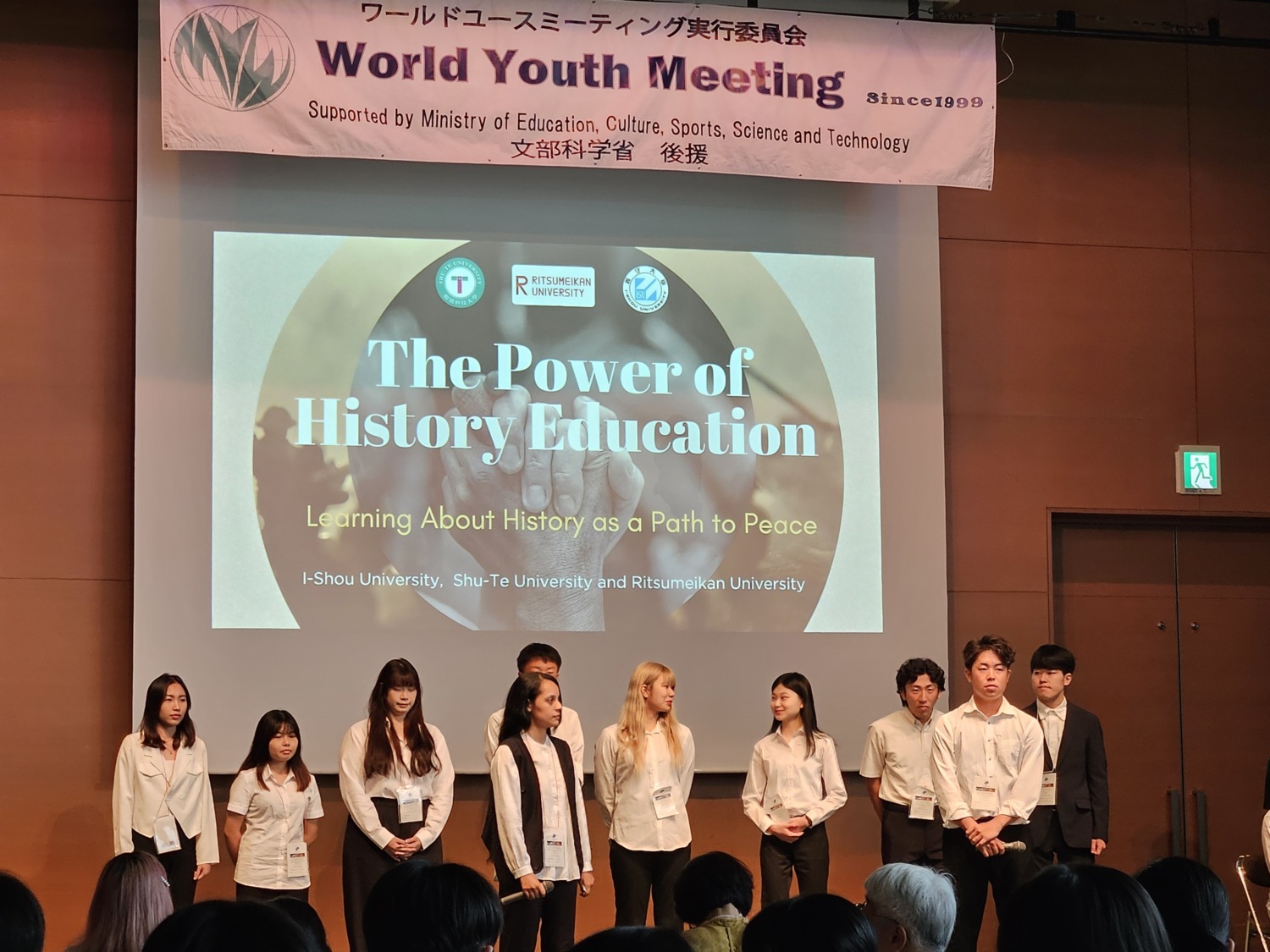 義守大學國際應英系參加2024日本世界青年會議 出色創意發表 榮獲白金獎