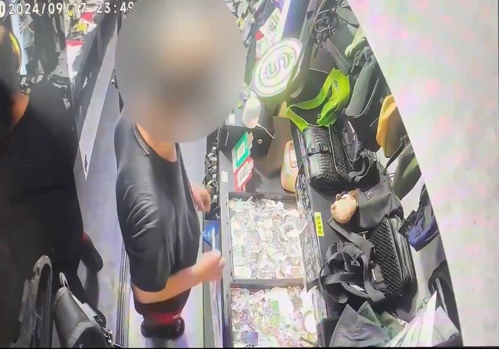 笨賊鎖定無人商店 瞎忙得手3千假鈔 225 248241009a09