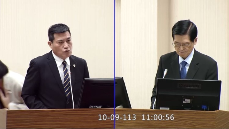 嚴德發表示,目前並沒有研議退職人員調薪的相關事宜。(圖/黃仁國會辦公室)
