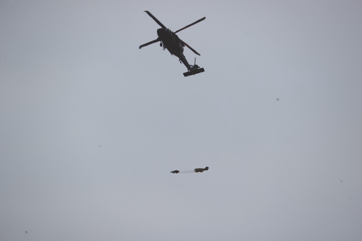 退伍不褪色！直10武装直升机模型测评🔥送给军迷老公的硬核浪漫礼物！_航模_淘宝游戏网, image size:1199x800