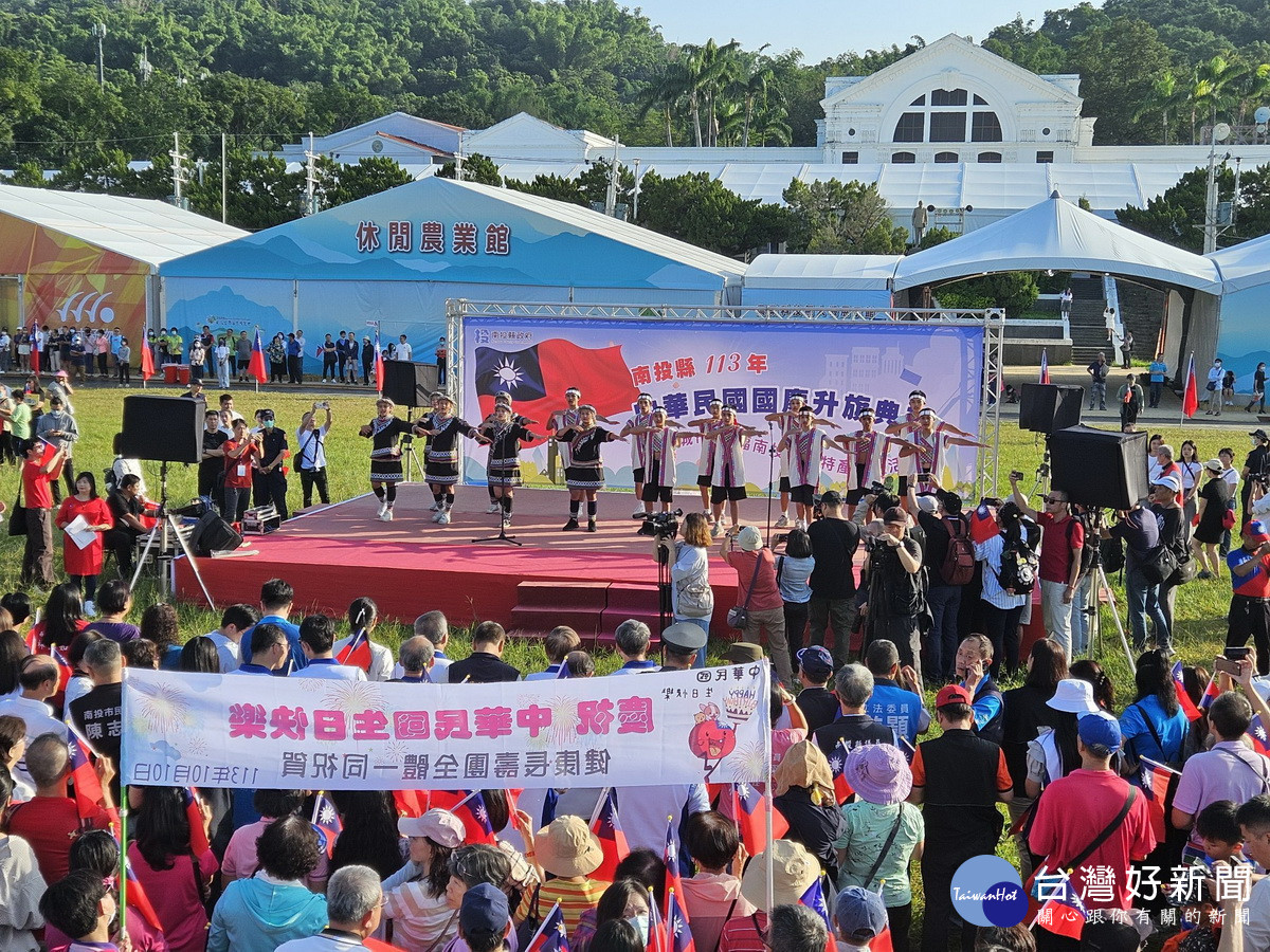 民和國中帶動體操暖場。(縣府提供)