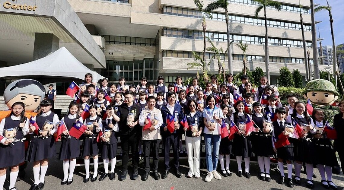 高市慶祝中華民國113年國慶升旗典禮 陳其邁:山陀兒風災高市民展現韌性與團結