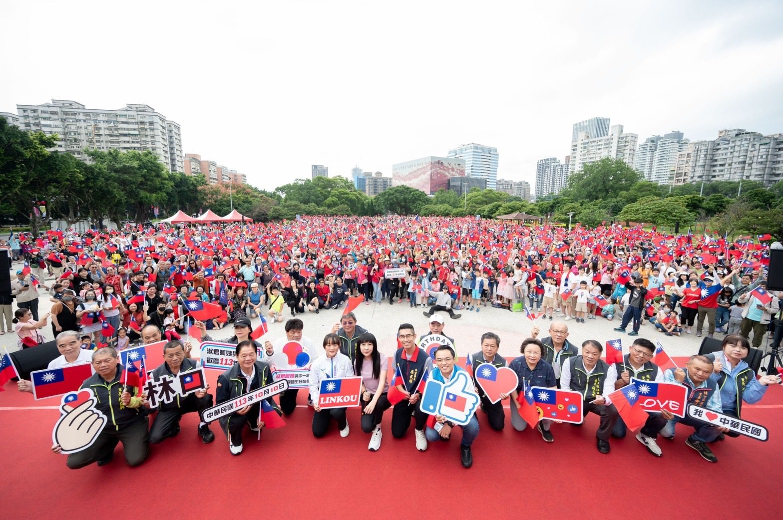 國慶旗海飄揚　林口區邀滑輪金牌選手劉巧兮任升旗手