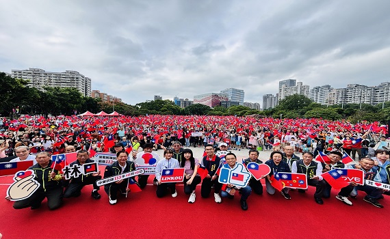 國慶旗海迎光輝十月　滑輪金牌選手劉巧兮擔任林口升旗手