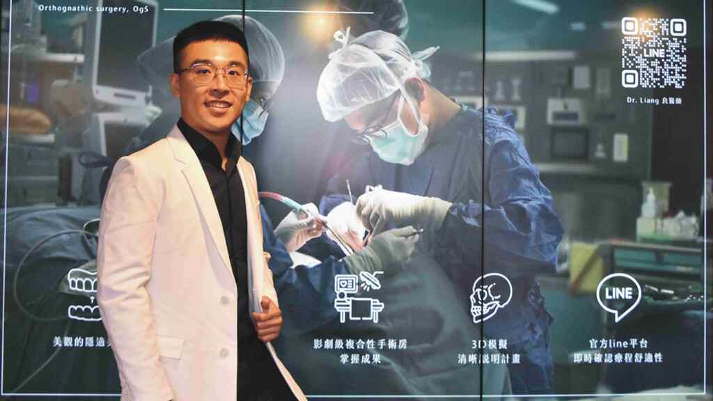 ▲陳良誠醫師以「一站式正顎手術整體療程」診治,讓小佳帶著全新面貌返校。(彰基醫院提供)