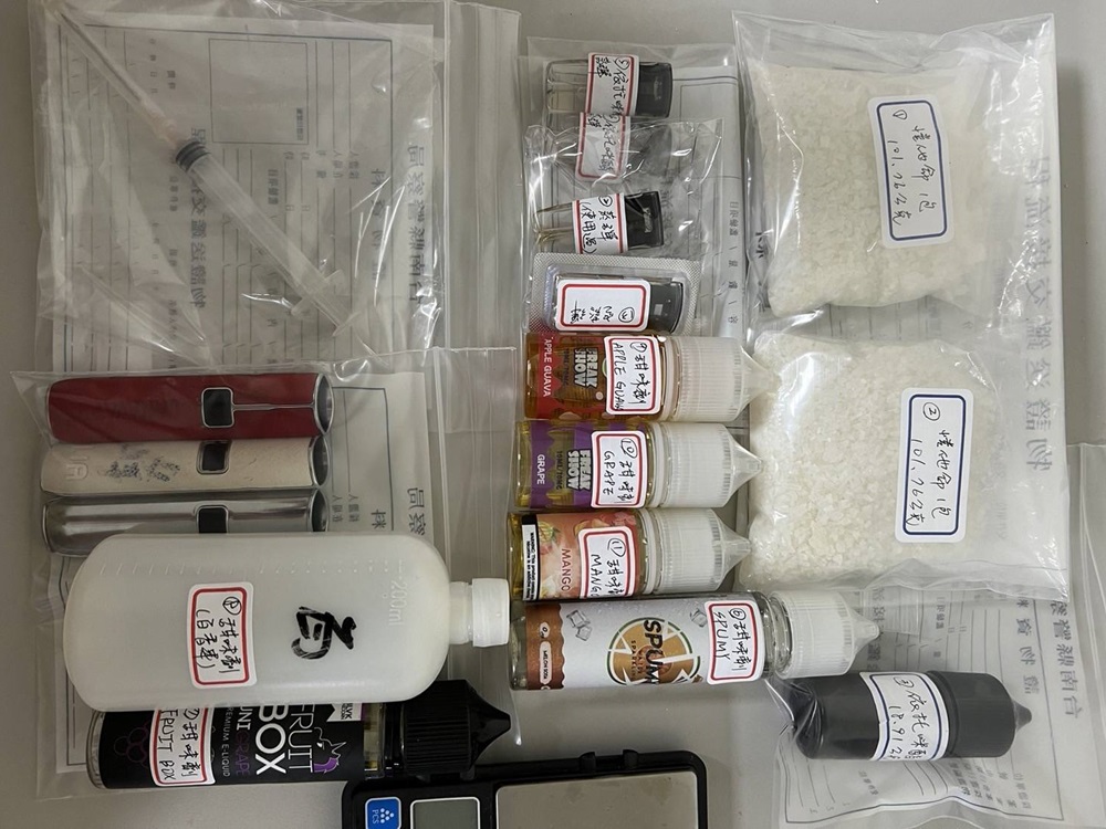 借貸公司涉嫌兼職製毒 台南少年隊查獲依托咪酯菸油 243 cnews204241011a05