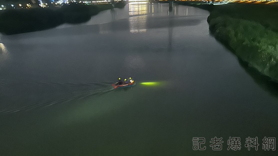 ▲警消搜尋鹽水溪2日仍未果。(圖/民眾提供)