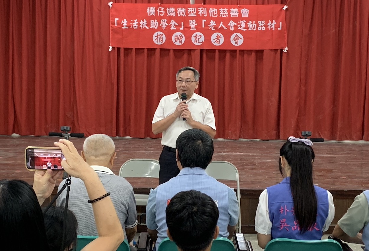 ▲國立東石高中蔡吉郎校長感謝配天宮的善行。（圖/記者陳惲朋攝）
