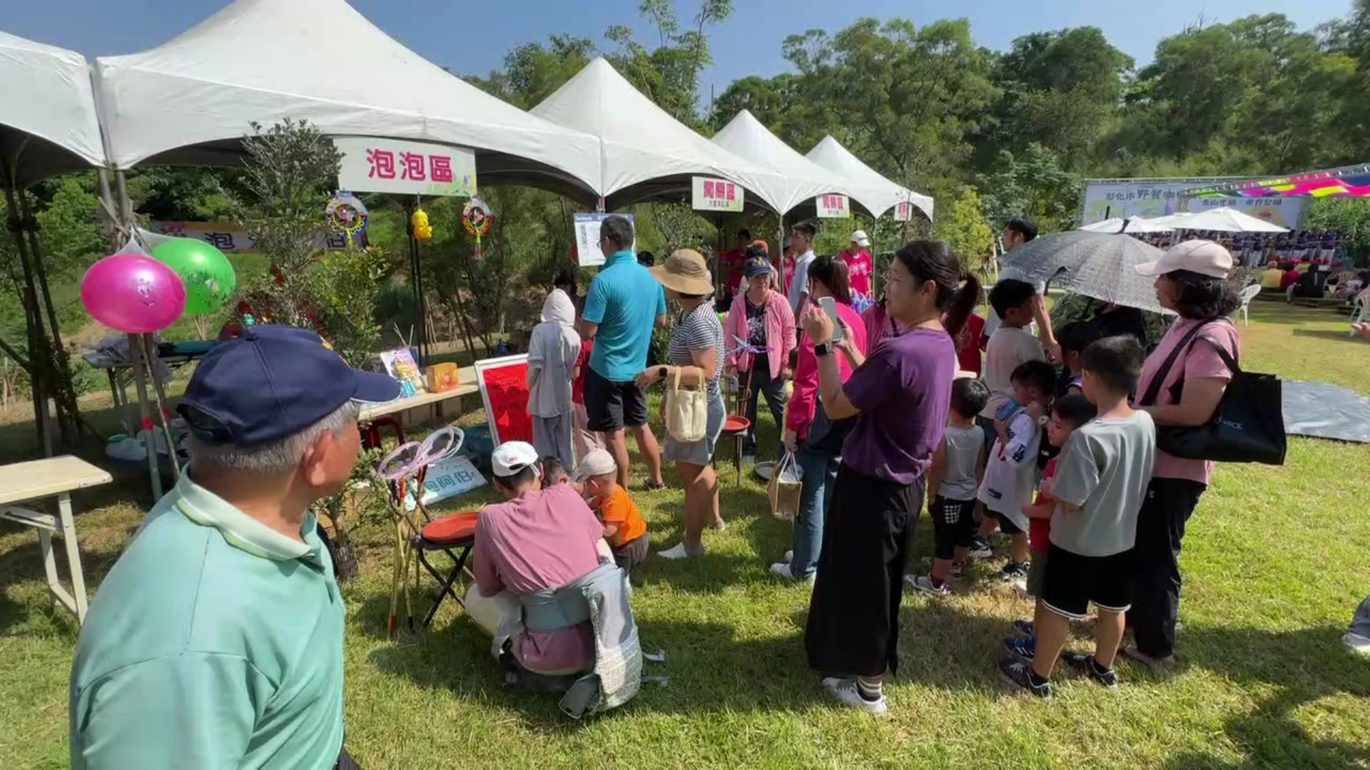 ▲參山處與彰化市公所攜手舉辦充滿野餐樂趣的「彰化市CAMPING野餐咖啡趴」，吸引了逾千民眾攜家帶眷。（記者張溎壕攝）