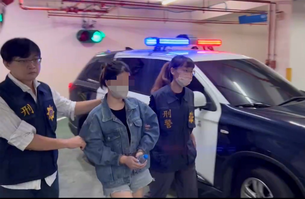撞死92歲嬤肇逃落網,4條通害怕執行拒捕衝撞警車 撞死92歲嬤肇逃落網,4條通害怕執行拒捕衝撞警車