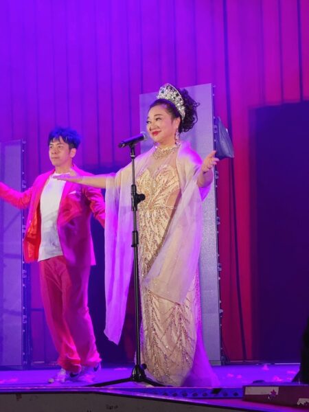 本次冰冰家族演唱會,由東諺(左)擔任舞台總監大任。(照片/陳孝志 提供)