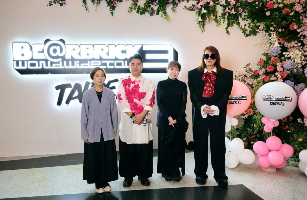 由左至右] 尚晉集團首席創新官連均娸女士、尚晉集團執行董事方日明先生、MEDICOM TOY副總裁Izumi Suga女士、MEDICOM TOY行政總裁赤司龍彥先生(Tatsuhiko Akashi)。