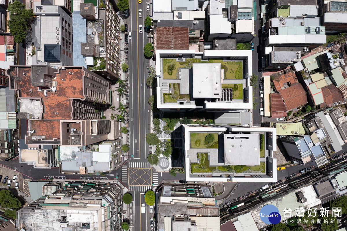 落實淨零城市,桃園社宅率先推行建築能效1+級。<br /><br />