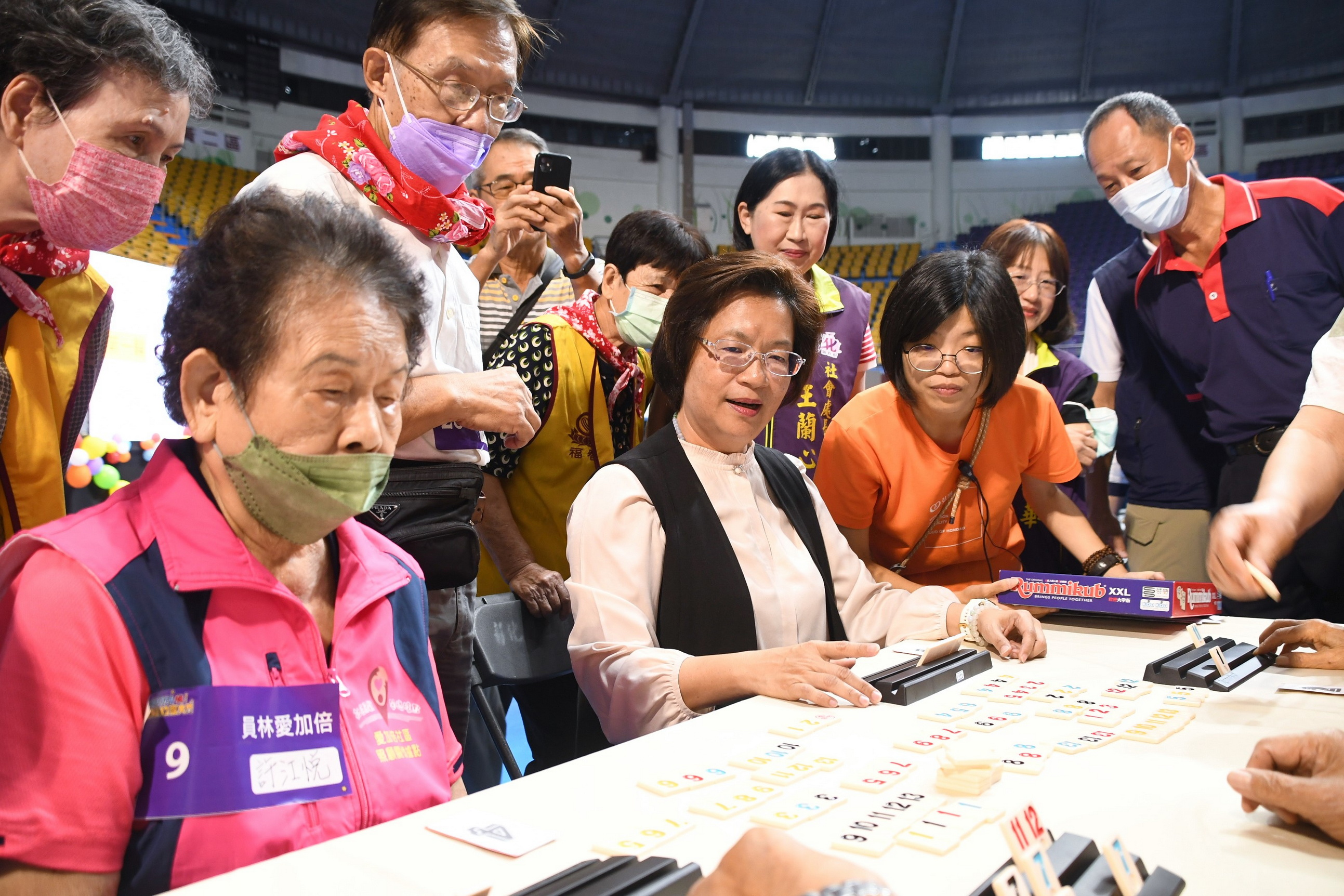 ▲彰化縣政府在彰化縣立體育館舉辦充滿活力的「SWITCH ON！銀髮拉密大賽」，現場洋溢著歡樂的氣氛。（記者張溎壕攝）
