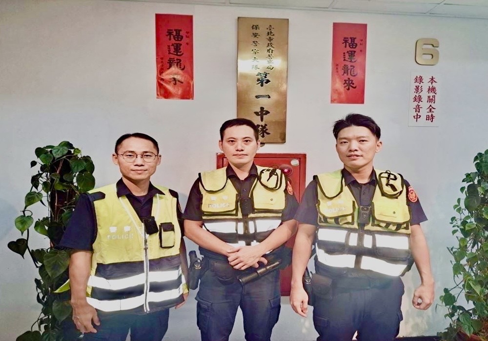 失智婦人深夜迷途環河快 保大暖警助返家 216 248241013a02