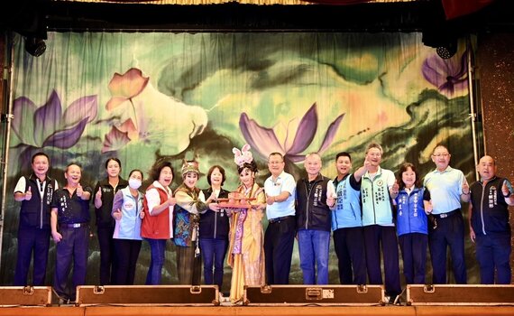 明華園日字團《丈人變子婿》幽默登場 千名觀眾大里同樂!