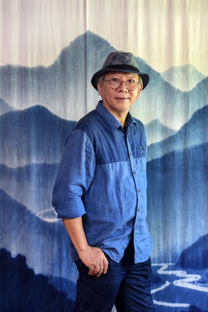 天然染織工藝師陳景林獲頒「2024年國家工藝成就獎」。（圖/工藝中心提供）