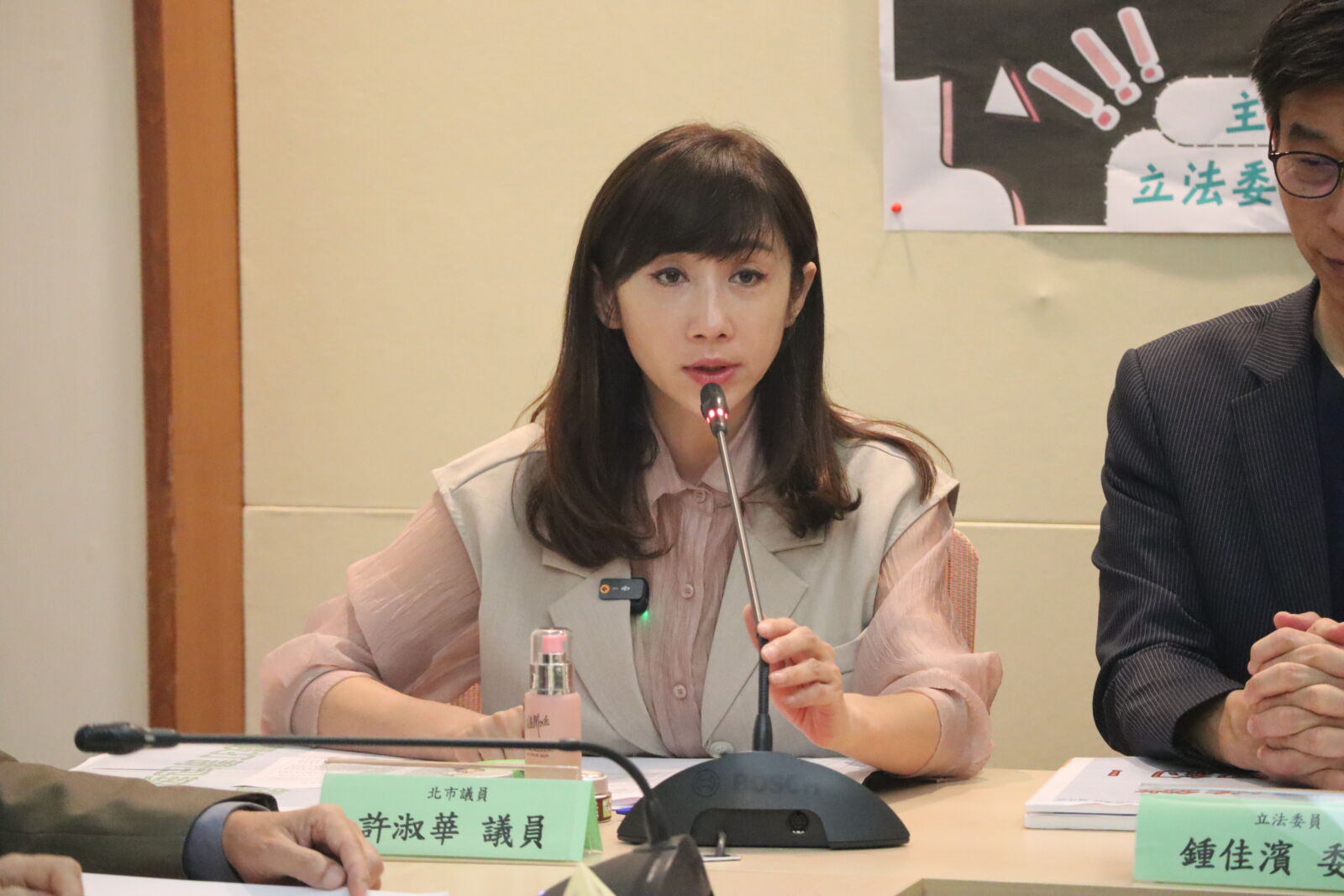 許淑華呼籲京華城與市府談判 主動放棄容獎避淪爛尾樓 214 許淑華呼籲京華城與市府談判 主動放棄容獎避淪爛尾樓 213