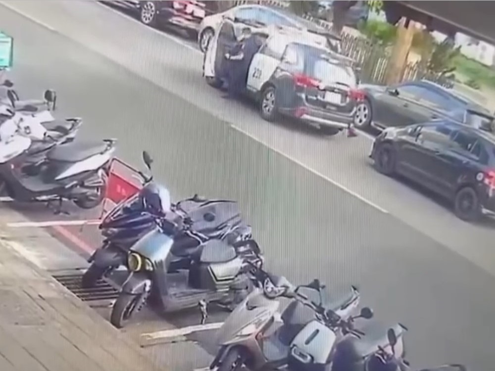 車牌與車身不符拒檢逃 警開9槍通緝犯中彈 217 cnews204241014a08