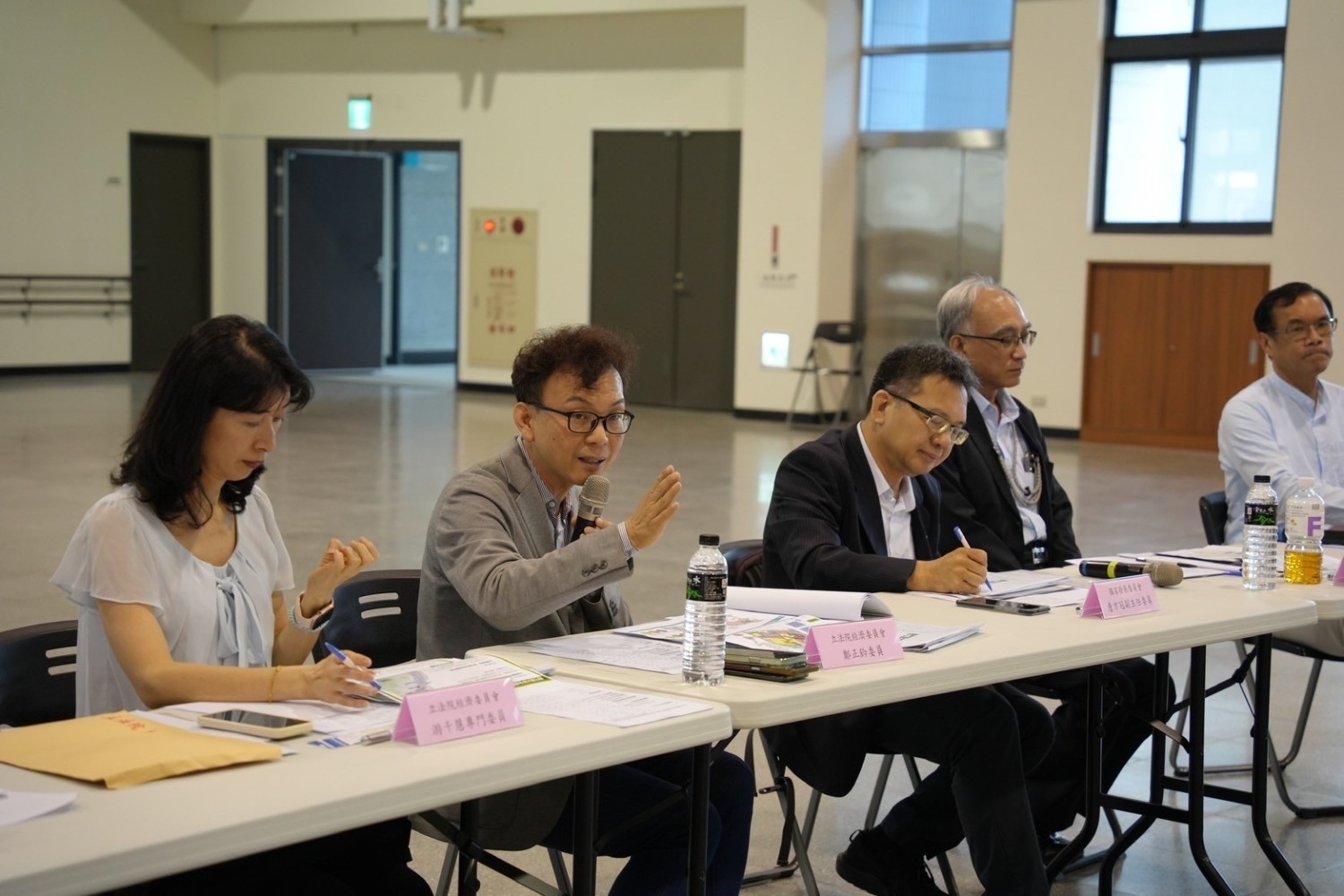 鄭正鈐強調,新竹市政府希望行政院將「竹科X基地二期」核定為國家重大建設計畫。(圖/鄭正鈐國會辦公室)