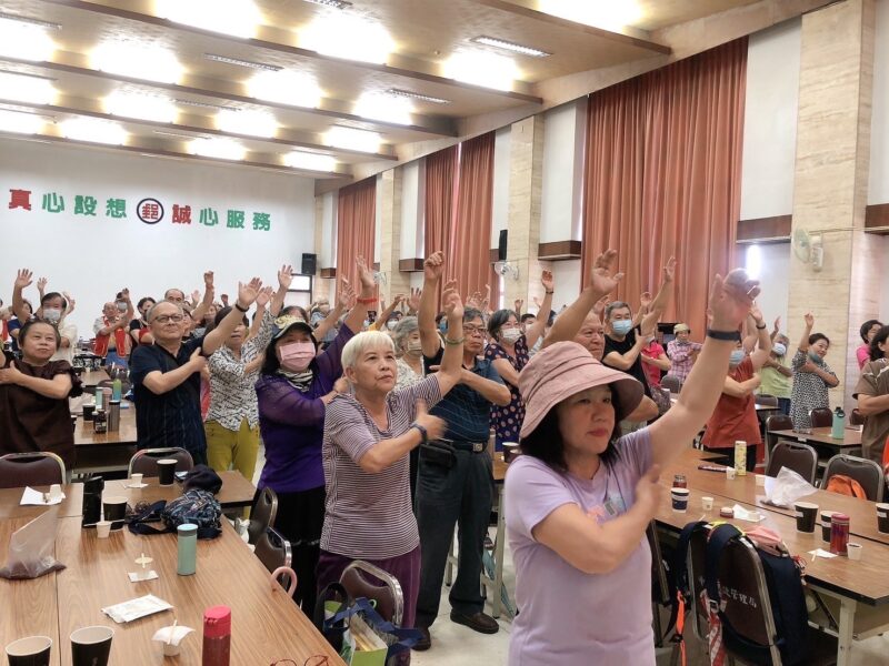 圖文:臺中郵局辦理113年樂齡運動-「廚房裡的中藥」養身講座。