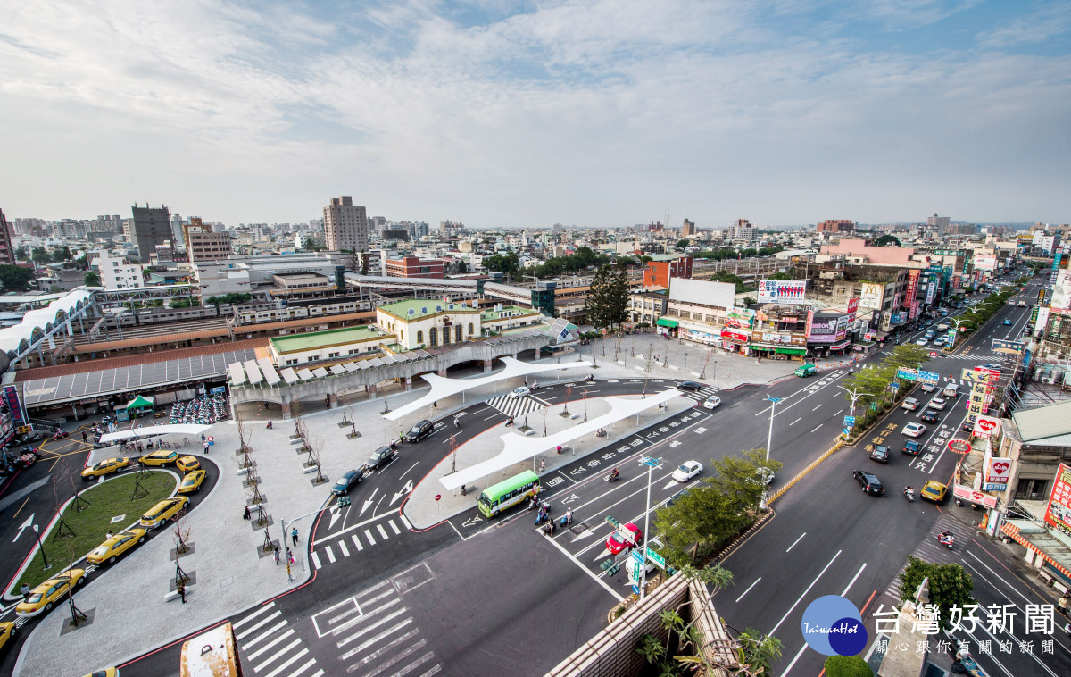 嘉義火車站及站前廣場介面整合及光環境工程/嘉義市府提供