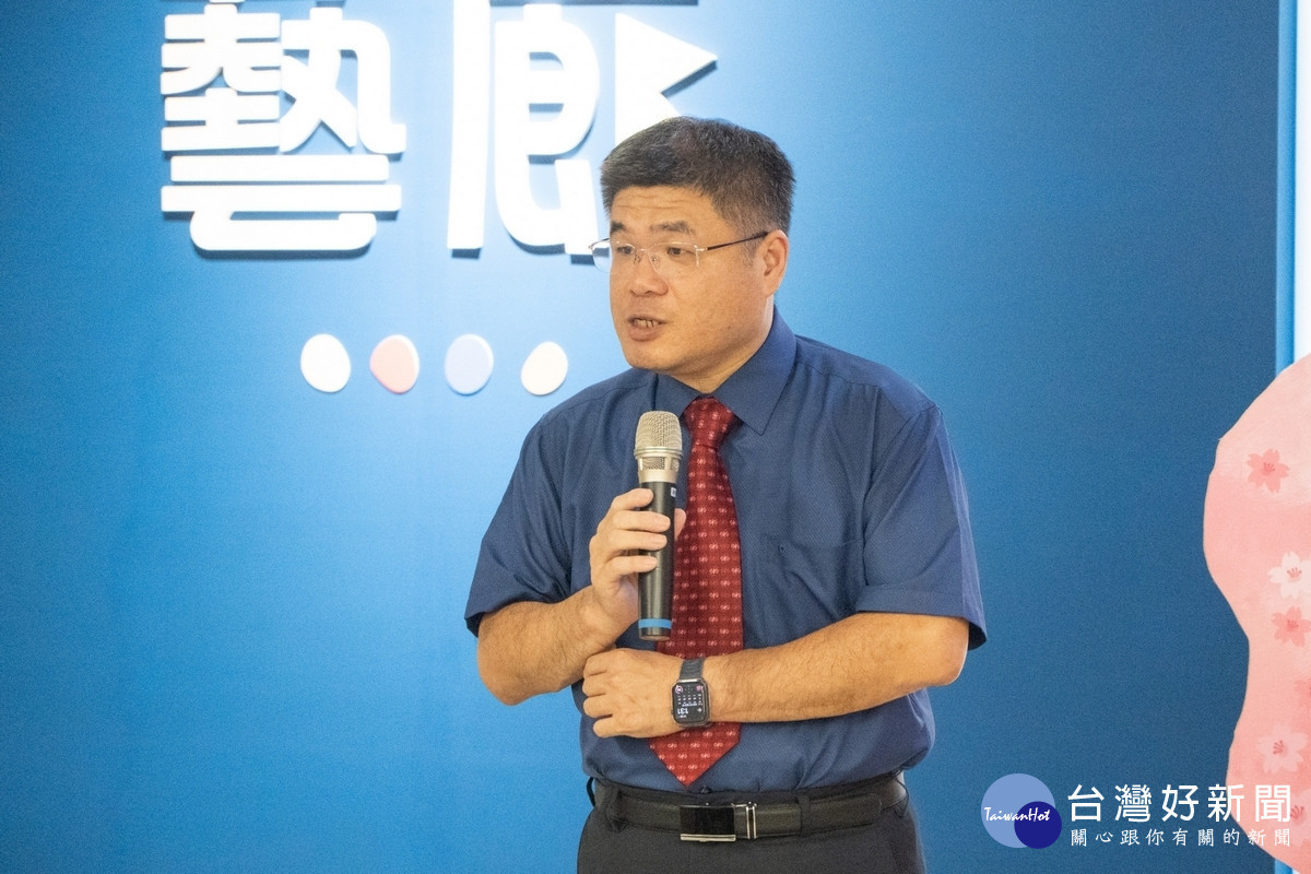 暨大主秘古明哲熱烈邀請民眾到暨大免費參觀。(圖/暨大提供)