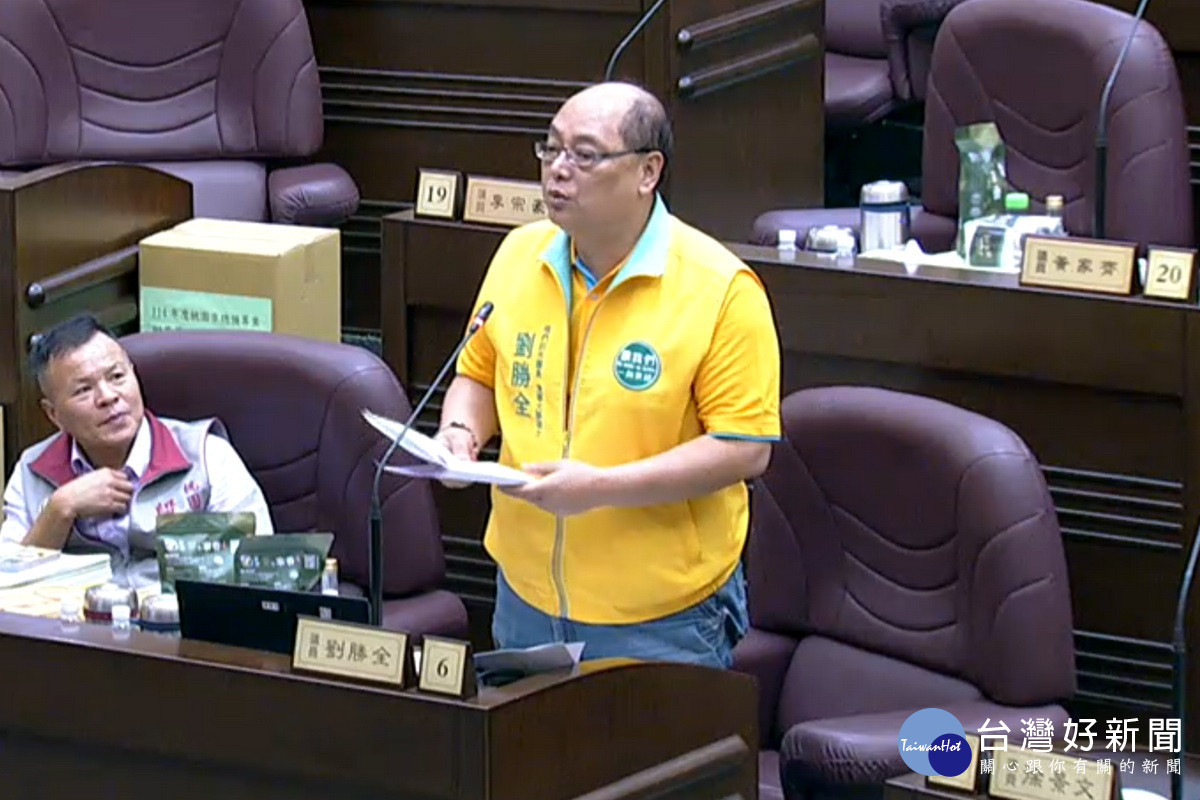 桃園市議員劉勝全於議事堂進行質詢。<br /><br /> 