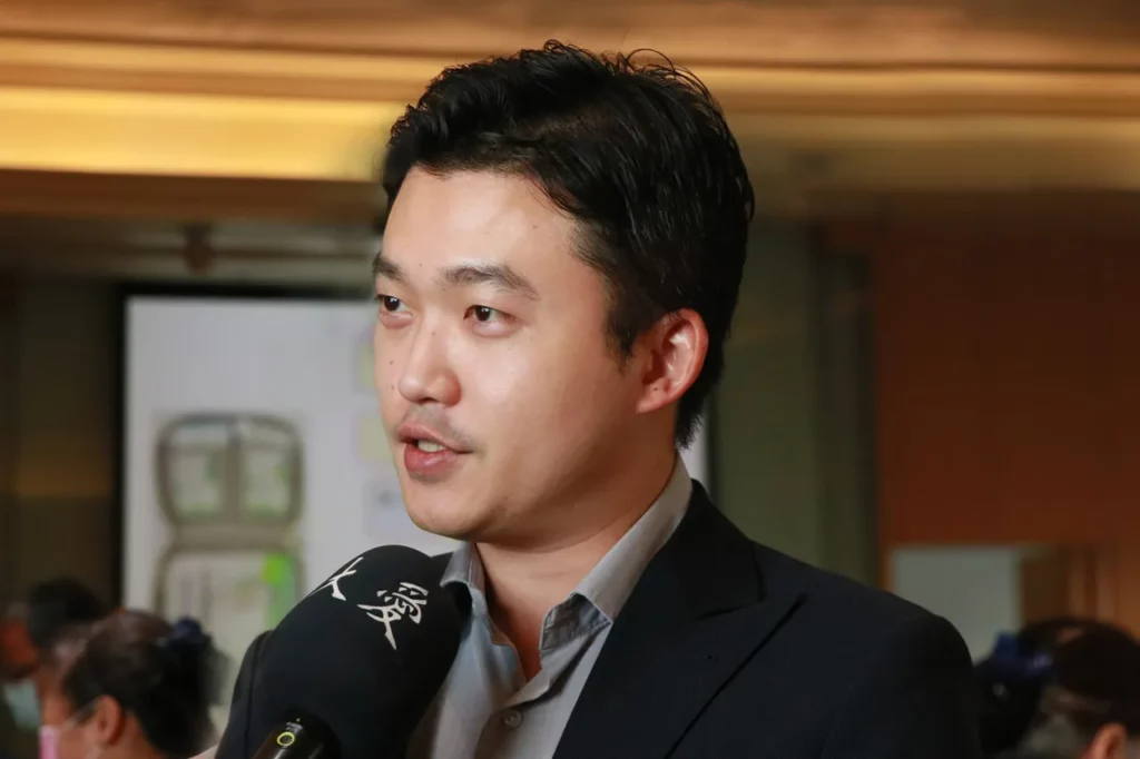 圖2 中美醫藥集團董事長林命權接受媒體訪問