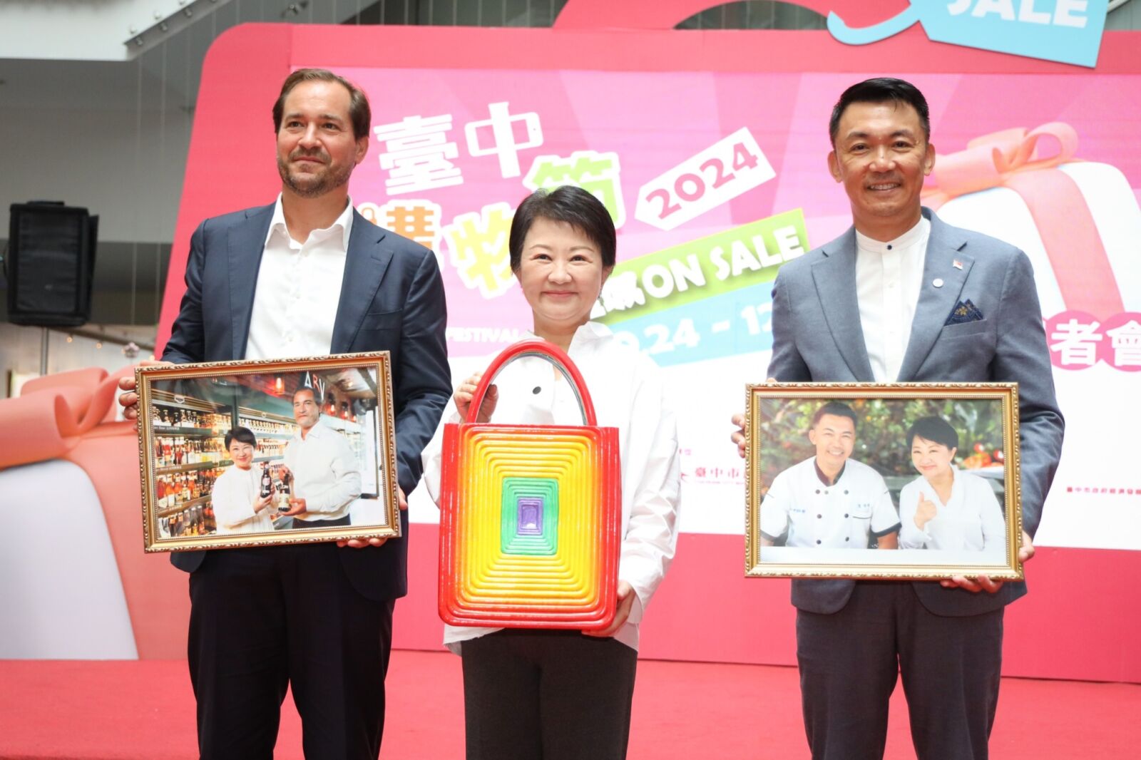 5年破千億消費紀錄 盧秀燕攜手多國大使共推台中購物節 212 5年破千億消費紀錄 盧秀燕攜手多國大使共推台中購物節 211