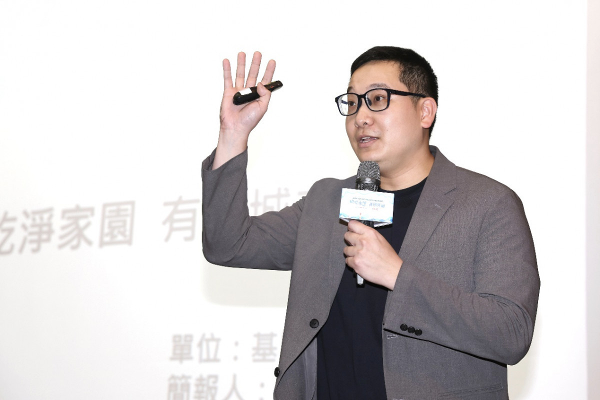 圖說:基隆市環境保護局長馬仲豪以「乾淨家園 有愛城市」為題分享。(圖/鄧博仁攝影)