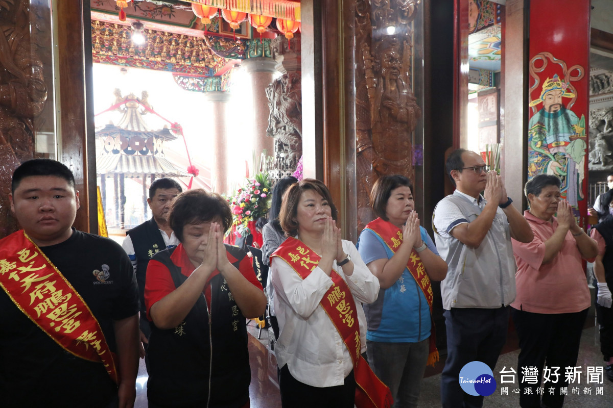 嘉義市長黃敏惠到鵬思宮參拜/嘉義市府提供