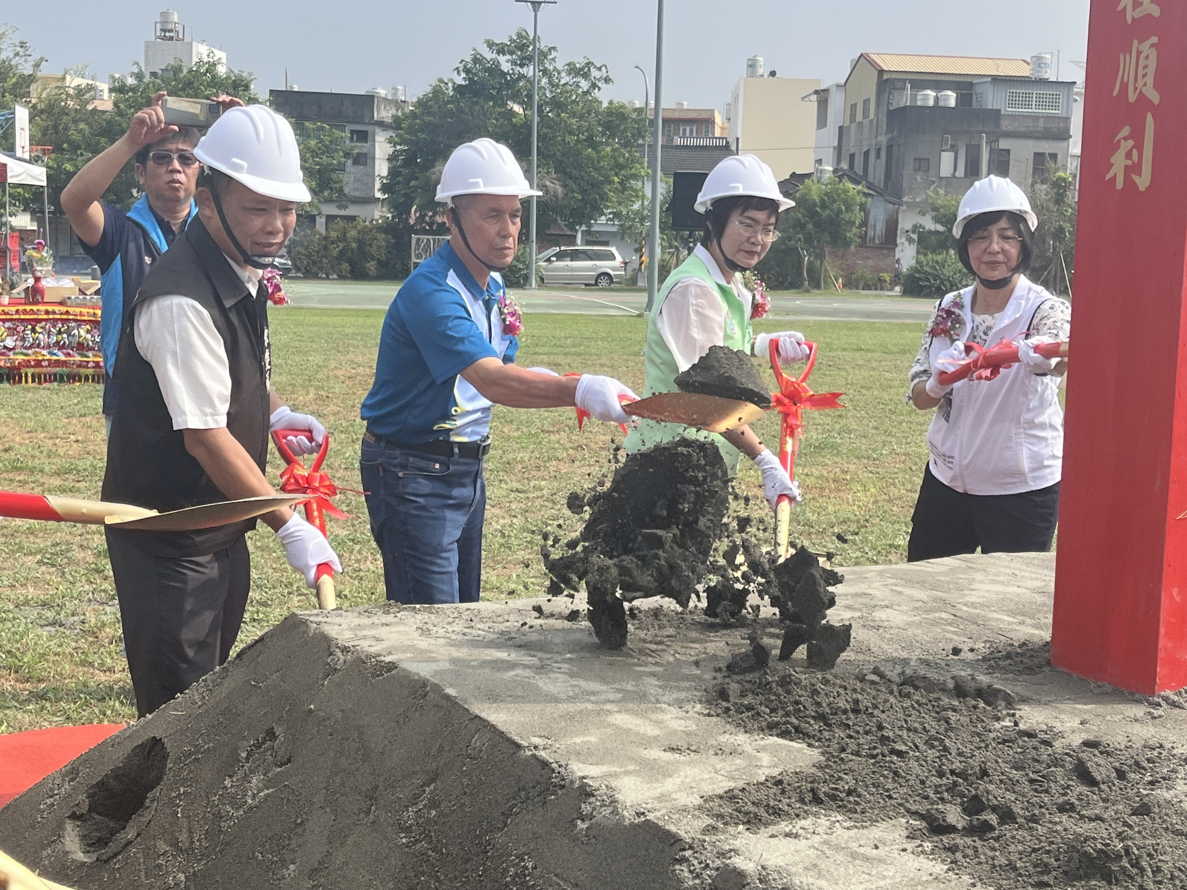 ▲社頭公園兒童遊戲場的設計以在地織襪產業作為發想，今舉行開工動土典禮，工期120天，預計在明年完工啟用。（記者張溎壕攝）
