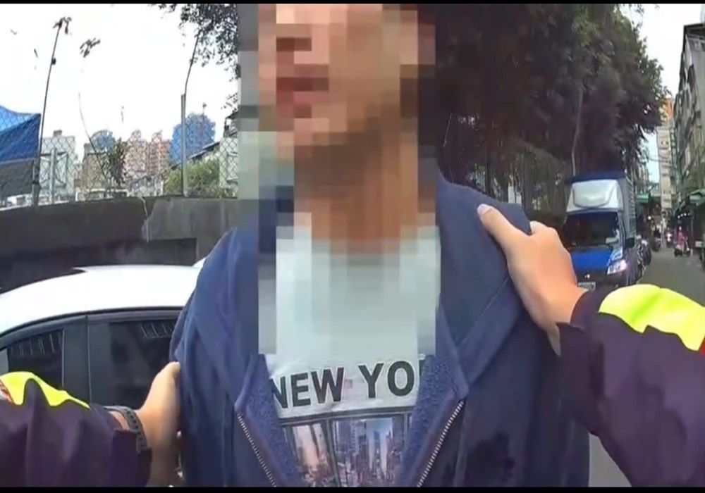 土城警查毒一箭雙鵰 通緝犯束手就擒 206 248241017a08