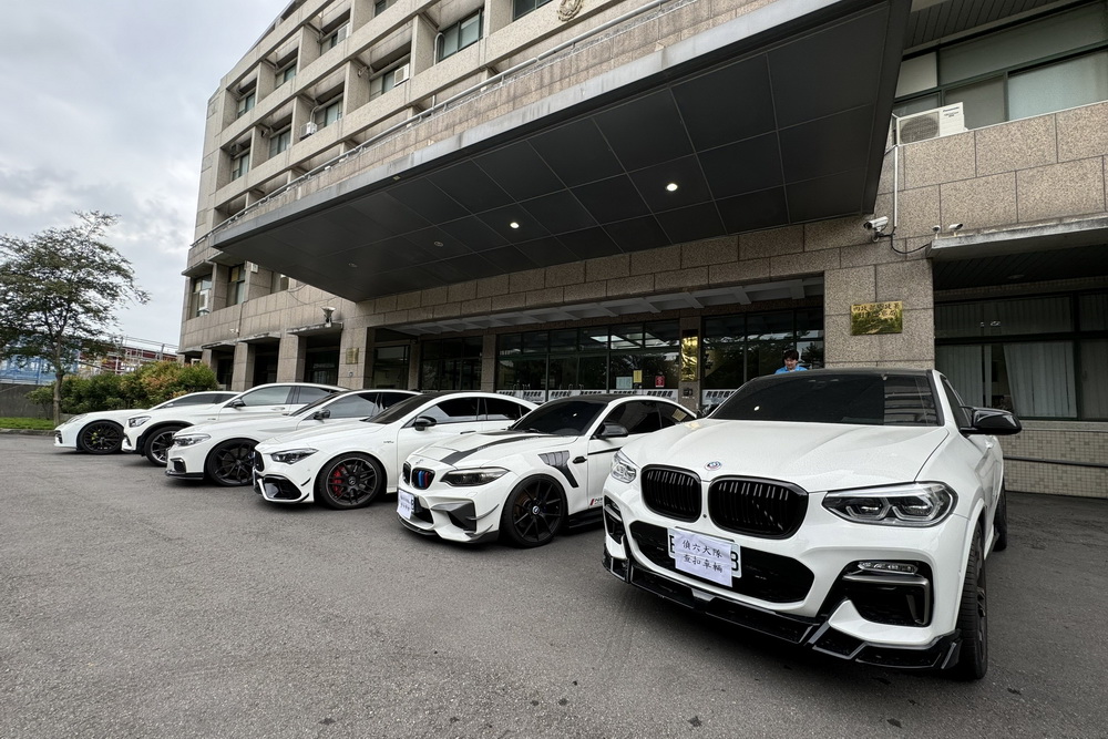 跨國合作查獲赴印尼跨境詐騙 成功攔阻偷渡潛逃 200 跨國合作查獲赴印尼跨境詐騙 成功攔阻偷渡潛逃 199