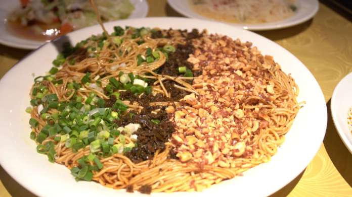 把家鄉味帶到新家鄉的「椒之香」四川姑娘桃園掌杓築夢飄香 174 燃麵 scaled