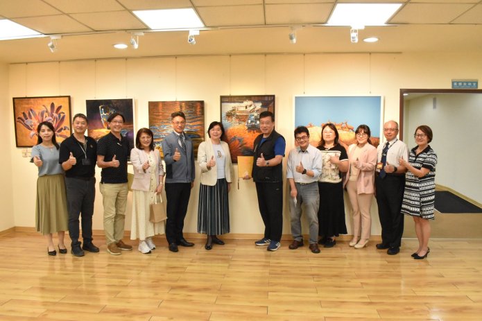 長庚科大舉辦曹松清專題畫展 近20幅作品述說島嶼故事 20 89465654