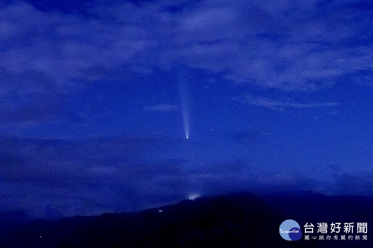 全台掀起紫金山–阿特拉斯彗星熱追潮,桃園海濱、北橫山區均可清楚拍到。