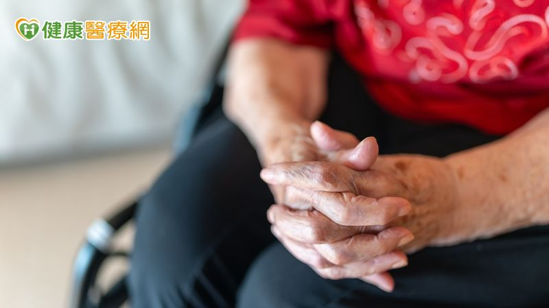 94歲奶奶飽受3疾病折磨 高醫推「在宅急症照護計畫」安心在家治療