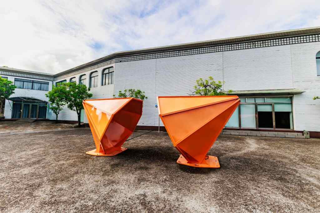 ▲呂沐芢在朱銘美術館展出《山海合奏曲 25-121》,展期將延長至11月20日