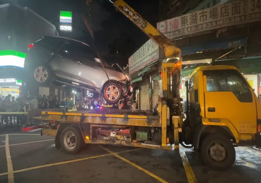 無照少年撞臭豆腐攤 奪命油門蛇行肇禍3死2傷 231 248241018a04